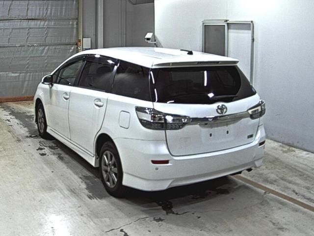 2014 Toyota Wish 1.8G 4WD auction photo 2
