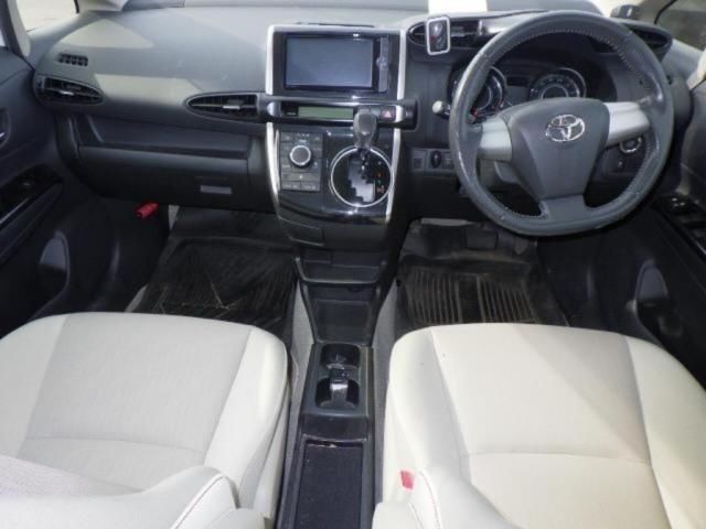 2014 Toyota Wish 1.8G 4WD auction photo 3