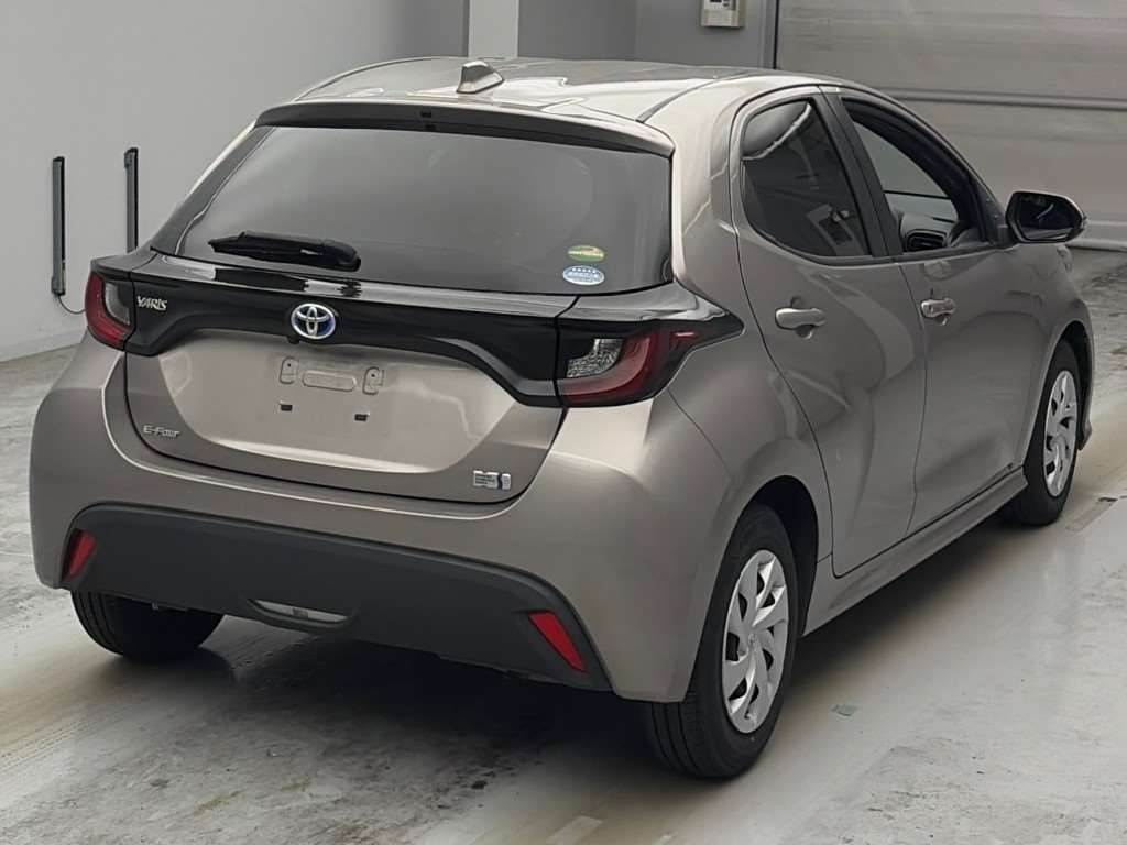 2022 Toyota Yaris Hybrid X auction photo 2