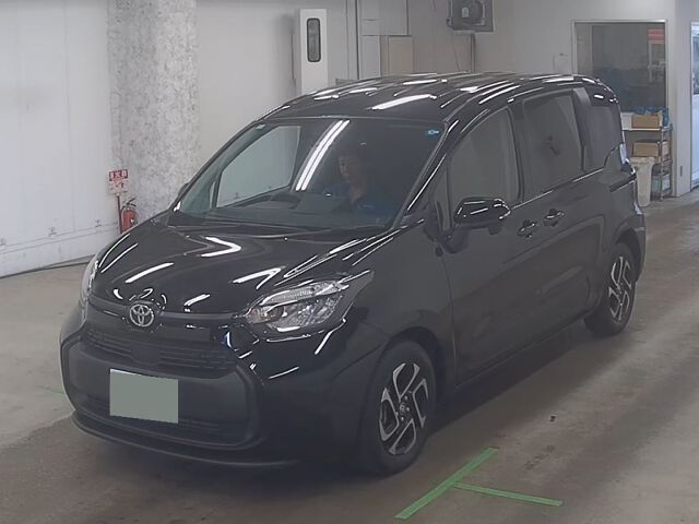 2024 Toyota Sienta G auction photo 4
