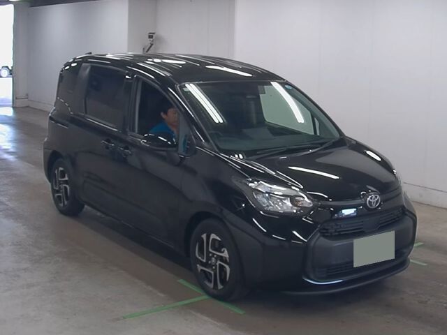 Japan Auction Vehicles 8 2024 Toyota Sienta G auction photo
