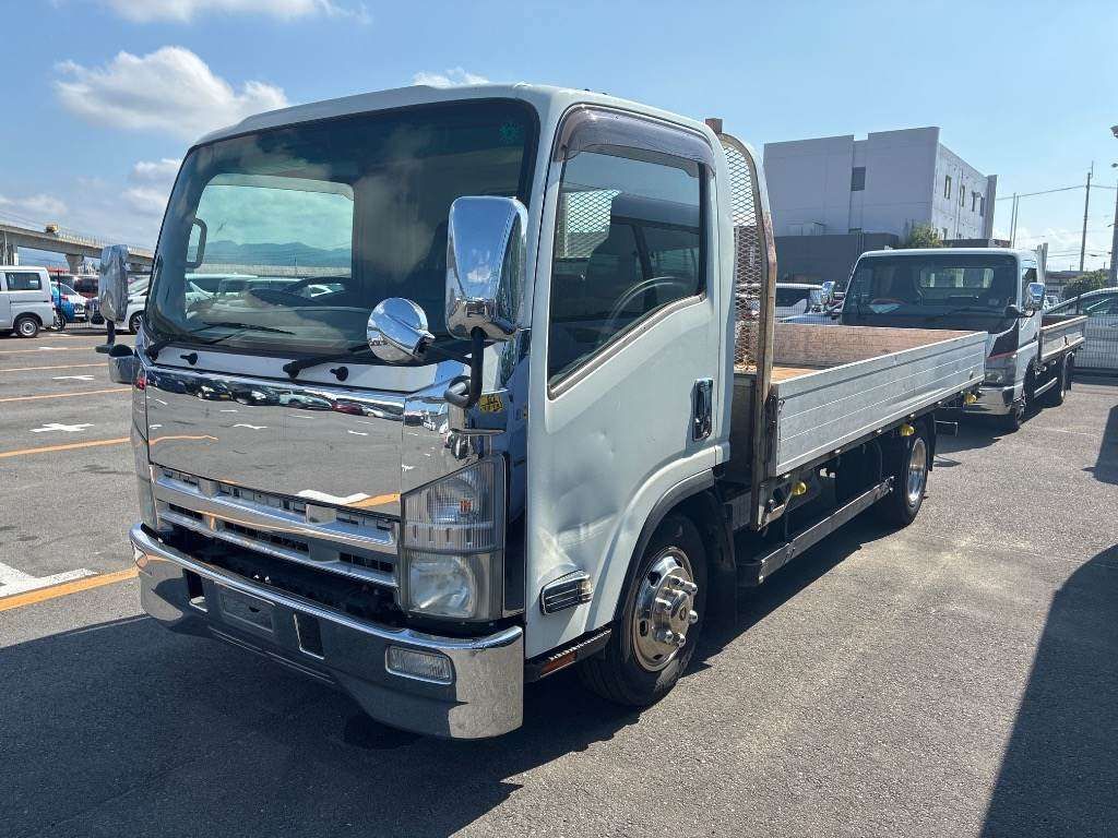 Japan Auction Vehicles 4 2008 Isuzu Elf Flat body auction photo
