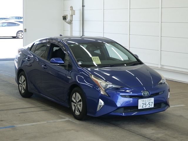 Japan Auction Vehicles 8 2016 Toyota Prius A auction photo