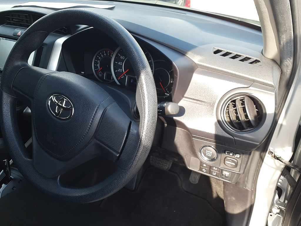 2023 Toyota Corolla Fielder EX auction photo 9