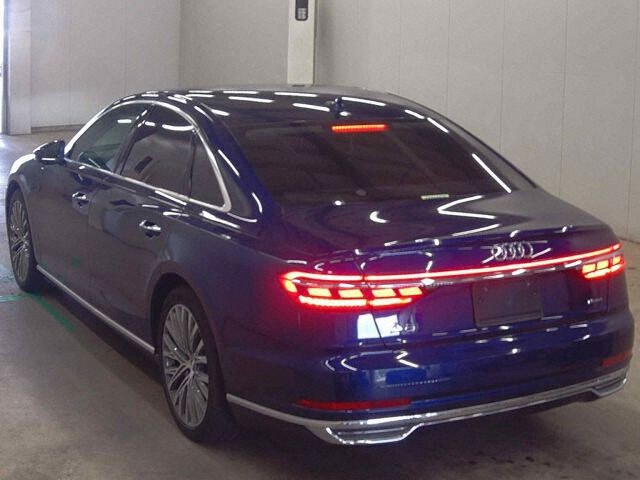2018 Audi A8 60TFSIクワトロ 4WD auction photo 2