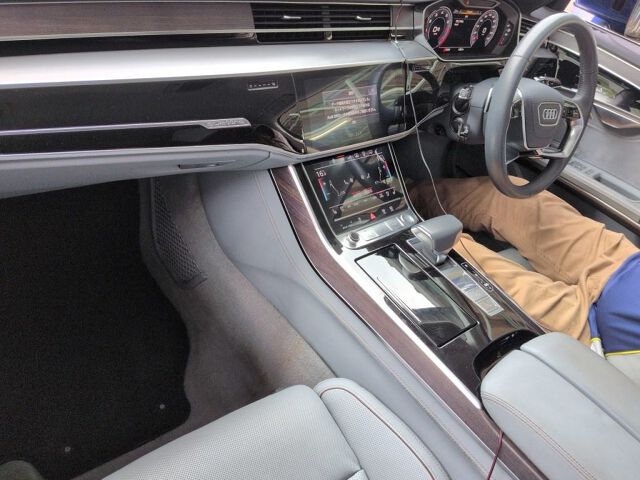 2018 Audi A8 60TFSIクワトロ 4WD auction photo 3