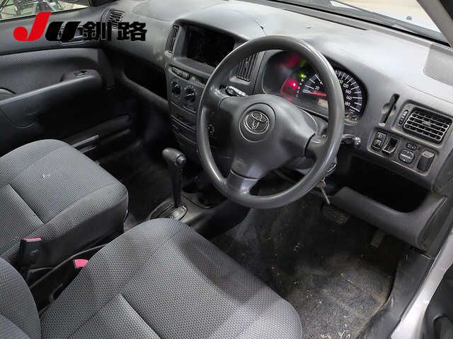 2014 Toyota Succeed 4WD UL auction photo 3