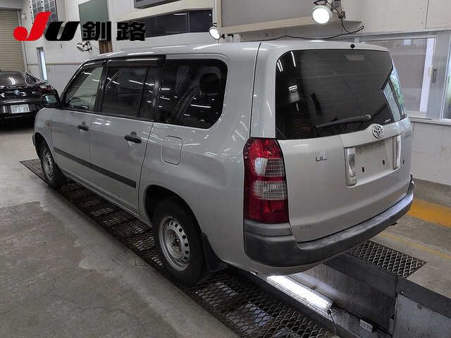 2014 Toyota Succeed 4WD UL auction photo 2