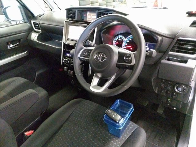 2025 Toyota Roomy カスタムG 4WD auction photo 3
