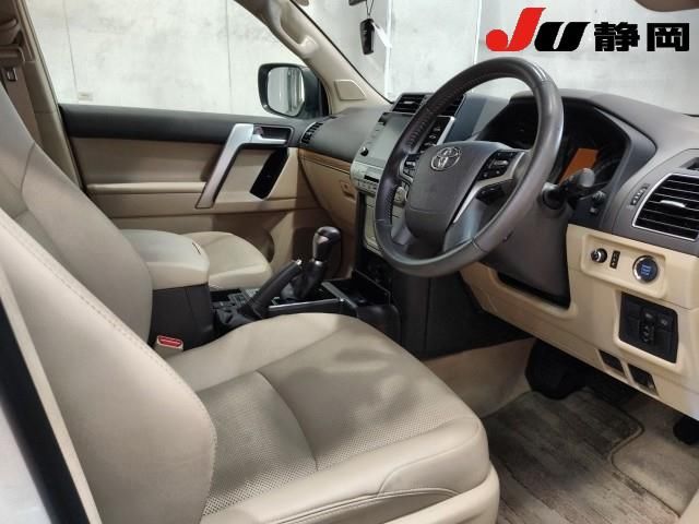 2022 Toyota Land Cruiser Prado 4WD TX L Package auction photo 3