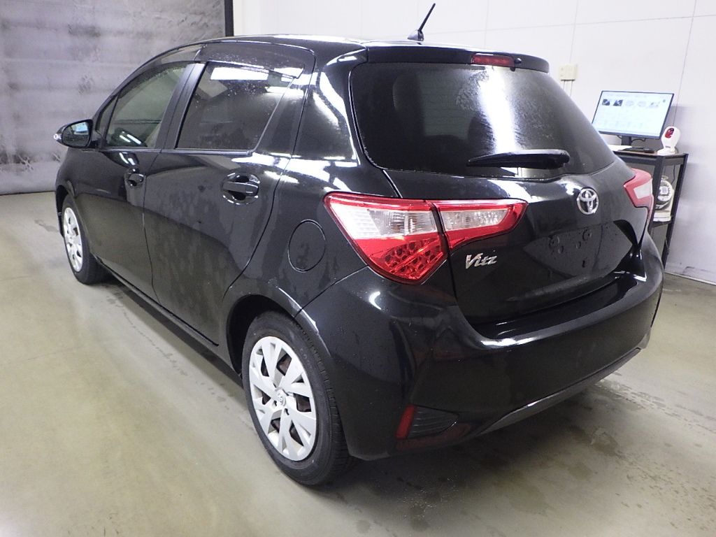 2017 Toyota ヴィッツ 5HB U auction photo 5