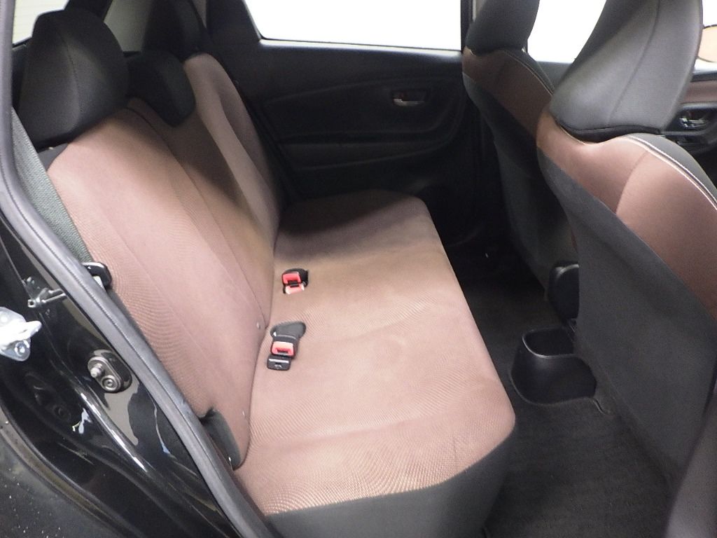 2017 Toyota ヴィッツ 5HB U auction photo 7
