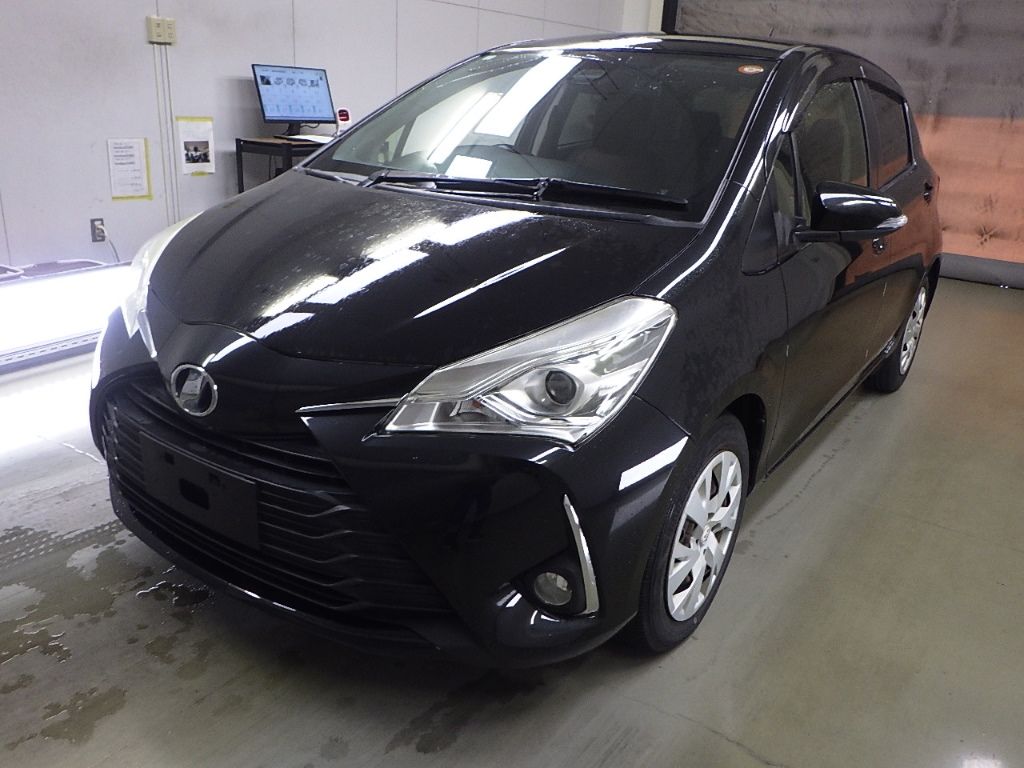 2017 Toyota ヴィッツ 5HB U auction photo 4