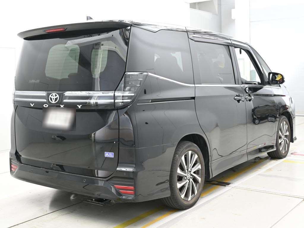 2023 Toyota Voxy S-Z auction photo 2