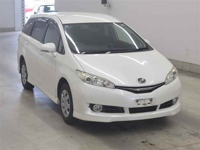 2013 Toyota Wish 1.8X Japan auction vehicle