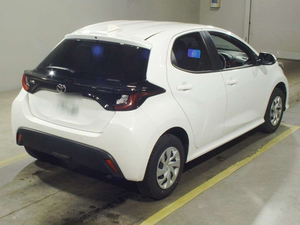 2024 Toyota Yaris X 4WD auction photo 2