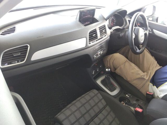 2015 Audi Q3 1.4TFSIスポーツ auction photo 3