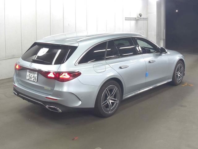 2025 Mercedes-Benz E 200 Wagon AV AMG Line P auction photo 3