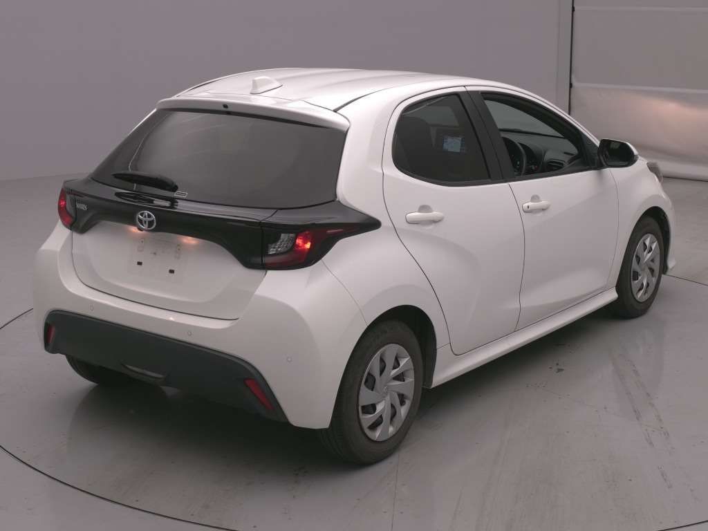 2021 Toyota Yaris X auction photo 2