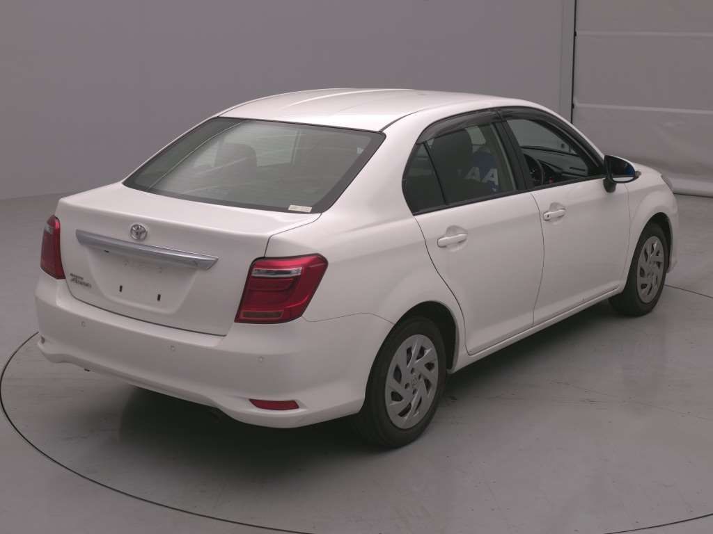 2021 Toyota Corolla Axio EX auction photo 2