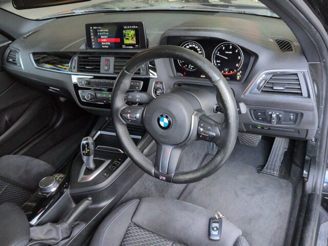 2018 BMW 1 Series 118D Mスポーツ auction photo 3