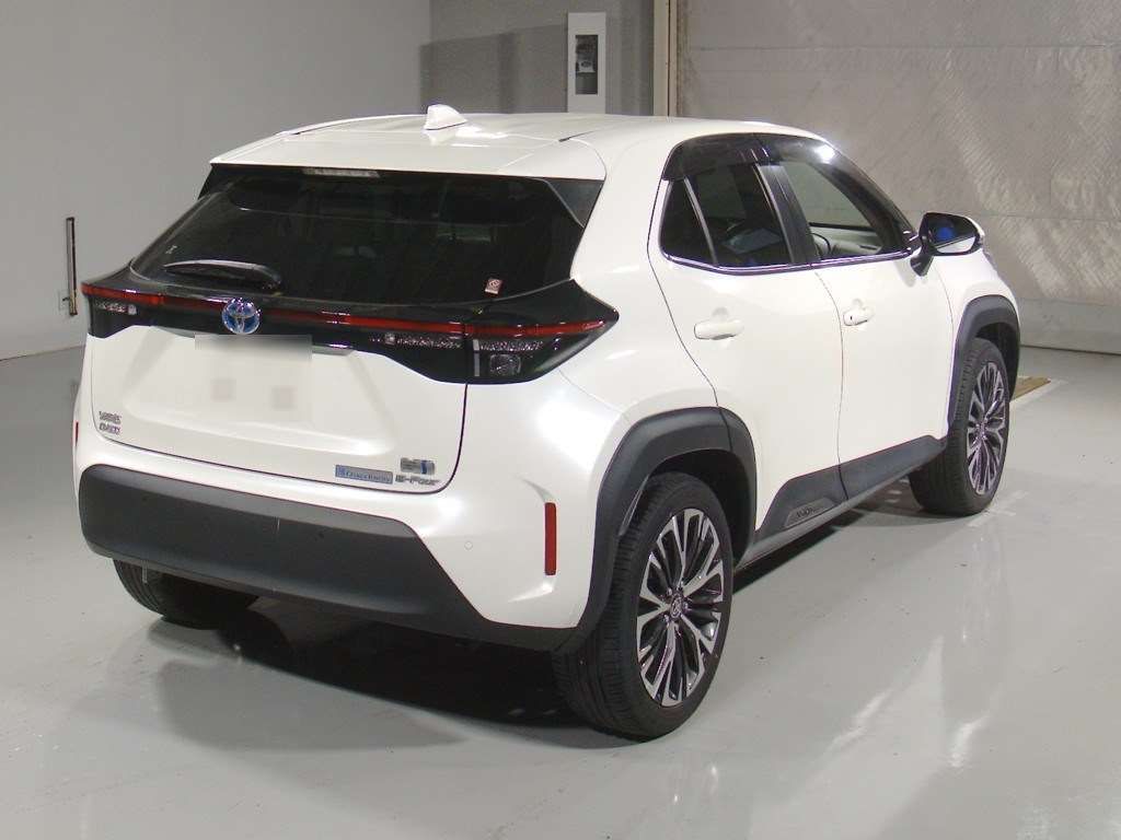 2021 Toyota Yaris Cross Hybrid Z 4WD auction photo 2