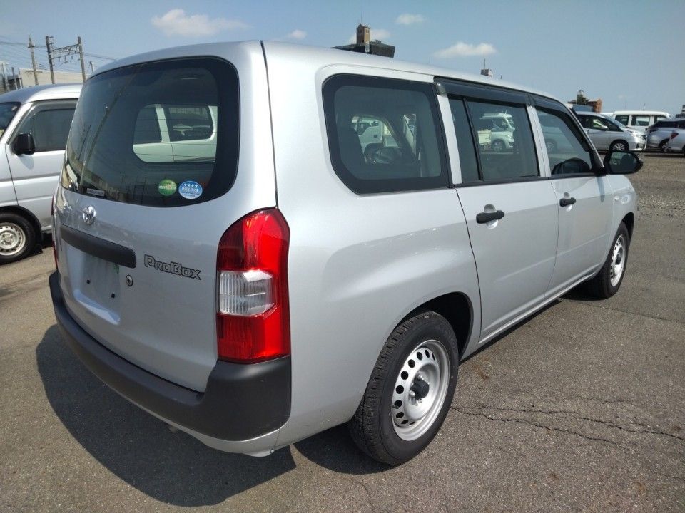 2021 Toyota Probox auction photo 2