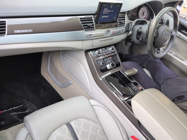 2014 Audi S8 ベースグレード 4WD auction photo 3