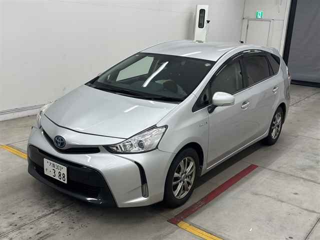 2018 Toyota Prius Alpha S L Selection auction photo 4