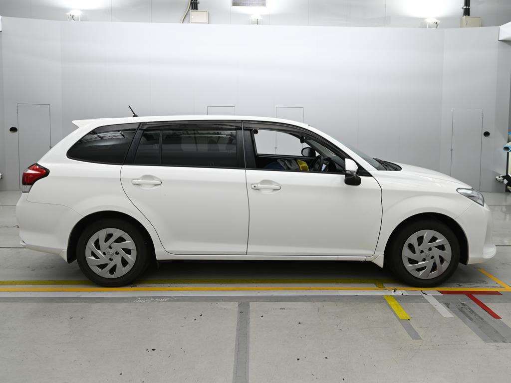 2021 Toyota Corolla Fielder EX auction photo 3