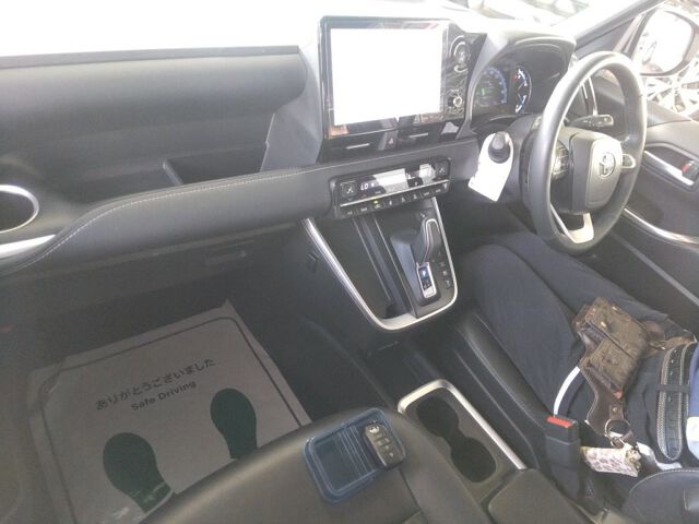 2024 Toyota Noah ハイブリッドS-Z 4WD auction photo 3