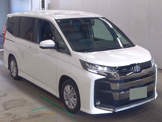 Japan Auction Vehicles 8 2024 Toyota Noah ハイブリッドS-Z 4WD auction photo