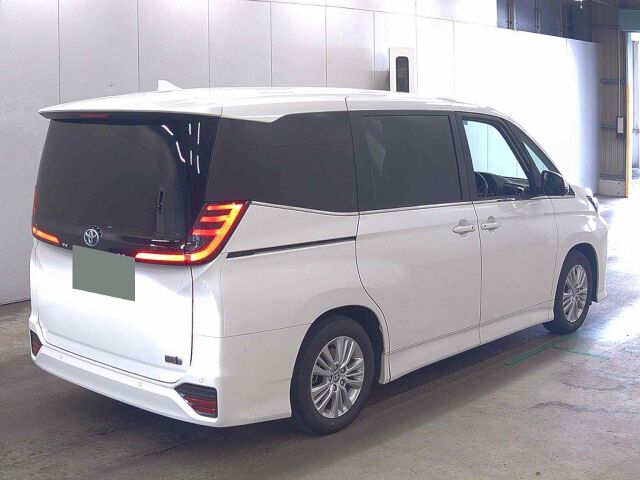 2024 Toyota Noah ハイブリッドS-Z 4WD auction photo 5