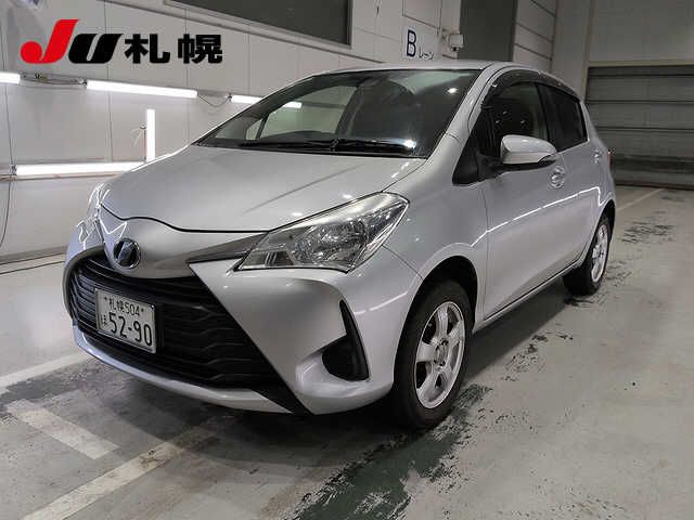 2017 Toyota Vitz 4WD F Japan auction vehicle
