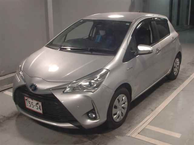 2019 Toyota Vitz Hybrid F Safety Edition auction photo 4