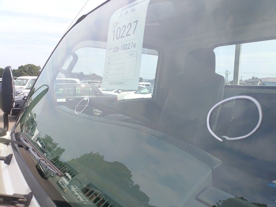 2019 Isuzu Elf auction photo 20