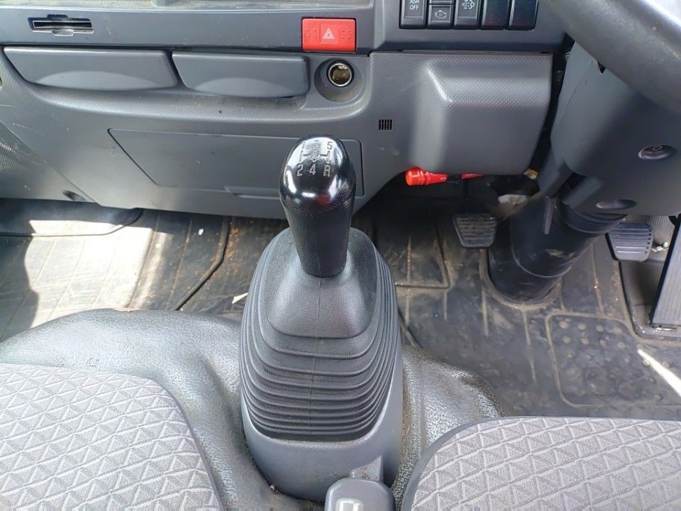 2019 Isuzu Elf auction photo 12