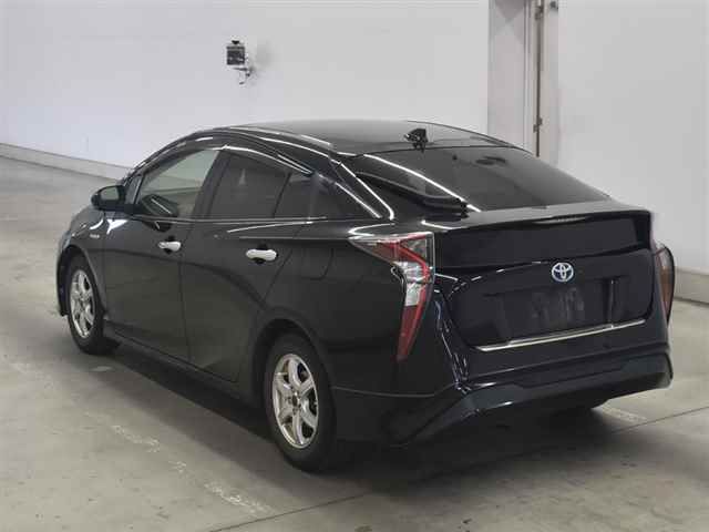 2016 Toyota Prius S auction photo 2