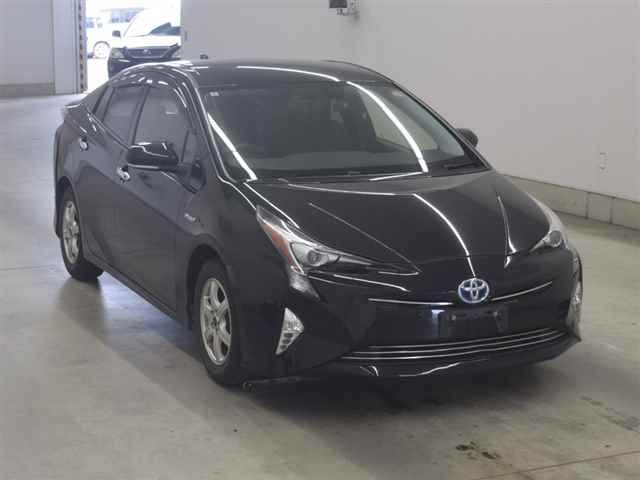 2016 Toyota Prius S Japan auction vehicle
