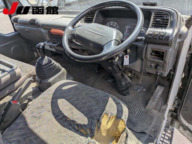 2004 Isuzu Elf auction photo 3