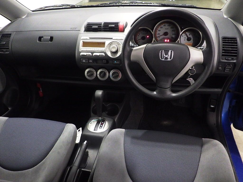 2007 Honda Fit 4WD 1.3A auction photo 3