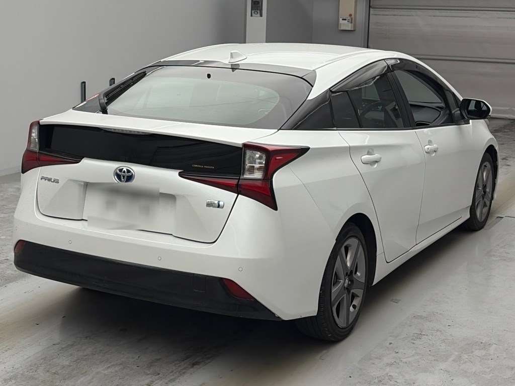 2021 Toyota Prius S Touring Selection auction photo 2