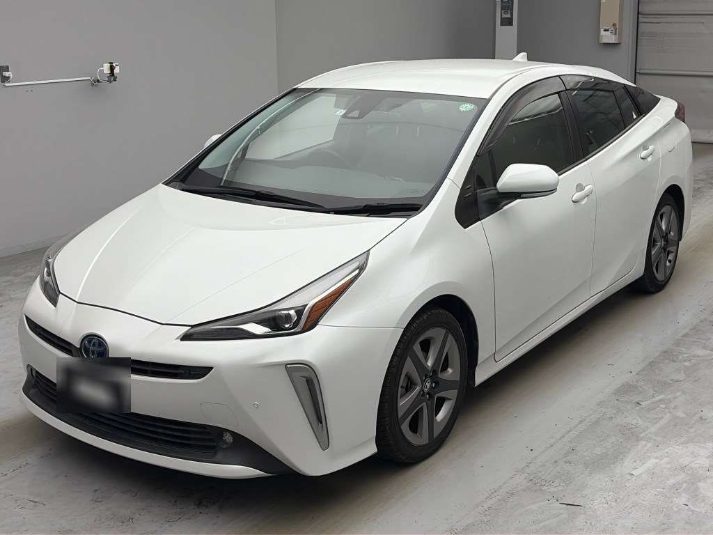 Japan Auction Vehicles 4 2021 Toyota Prius S Touring Selection auction photo