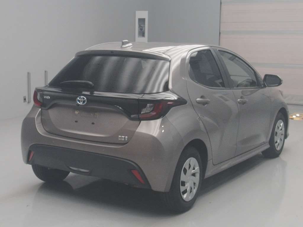 2021 Toyota Yaris Hybrid X auction photo 2