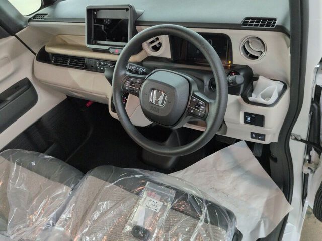 2026 Honda N-BOX Base grade 4WD auction photo 3