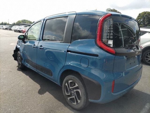 2024 Toyota Sienta Hybrid Z auction photo 2