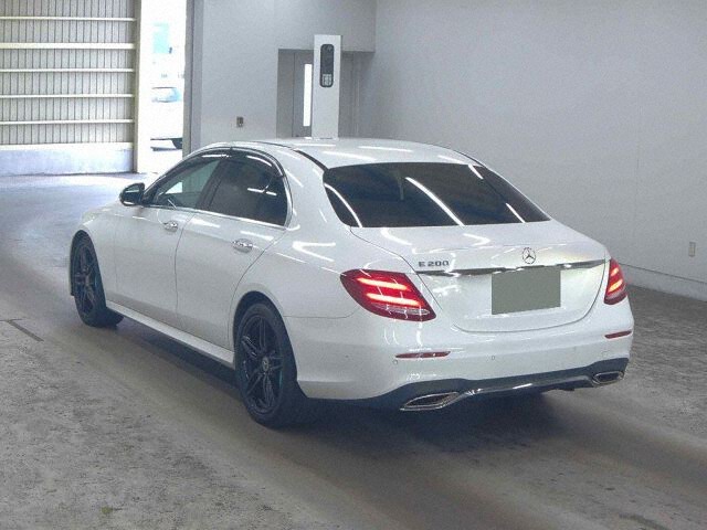 2017 Mercedes-Benz E-Class E200 Avant G Sport auction photo 2