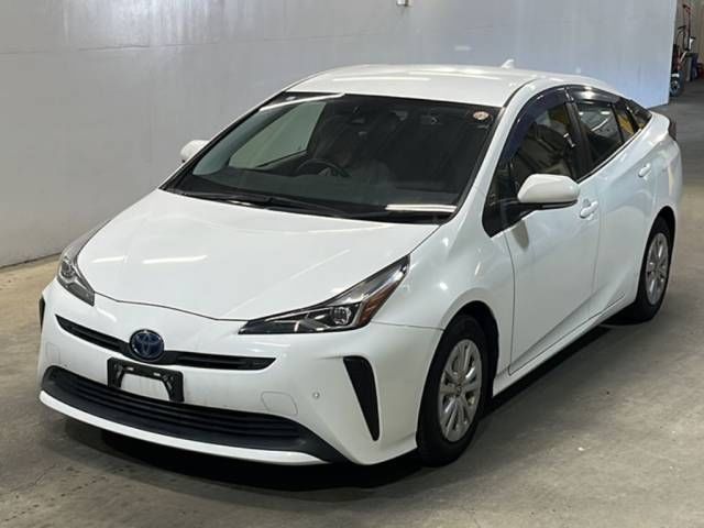 Japan Auction Vehicles 7 2021 Toyota Prius S auction photo