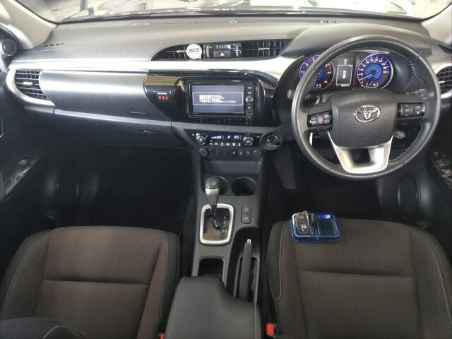 2018 Toyota Hilux Z 4WD auction photo 3