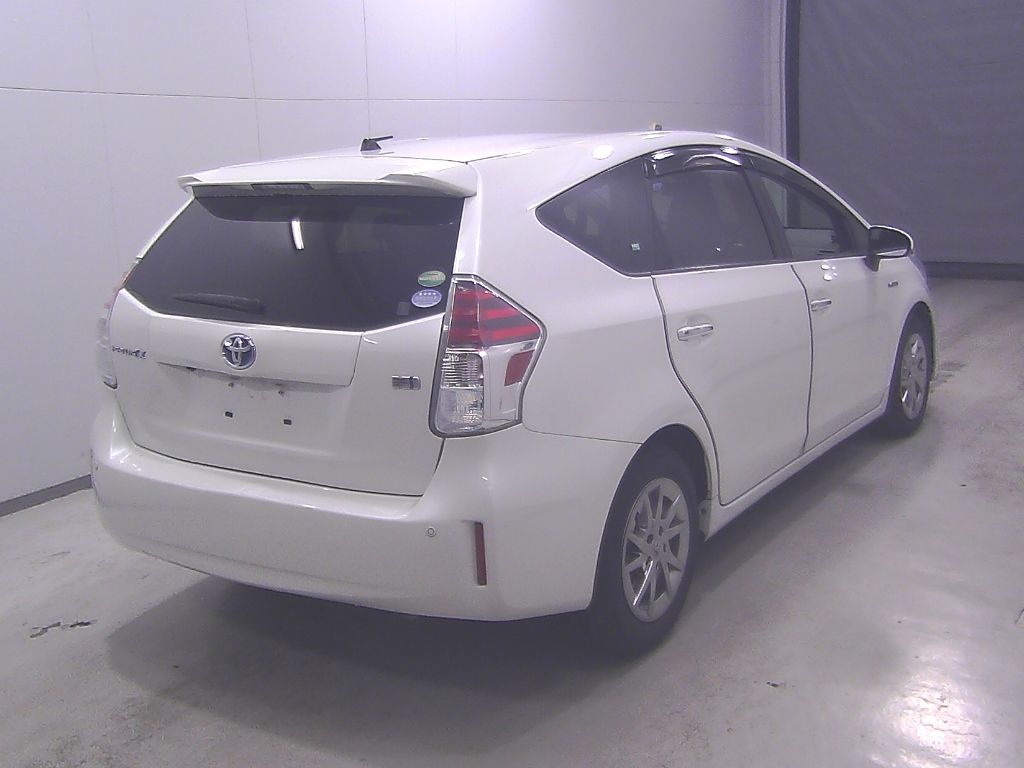 2019 Toyota Prius Alpha SチューンブラックII auction photo 2